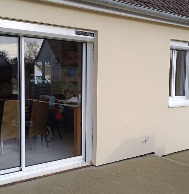 Fenêtres PVC et volets roulants solaires