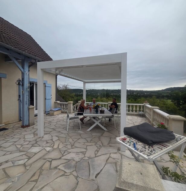 Pergola bioclimatique