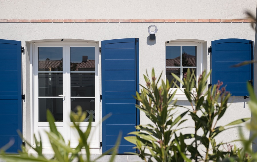 Nos modèles de volets battants personnalissables classiques ou contemporains à Pont-lévêque