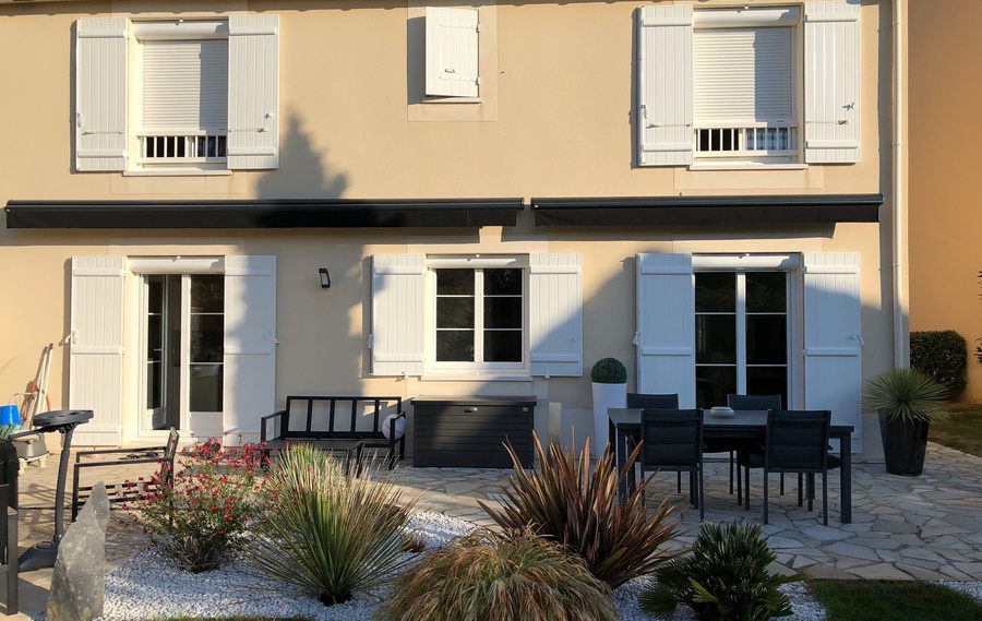 Volets battants classiques à Pont-lévêque