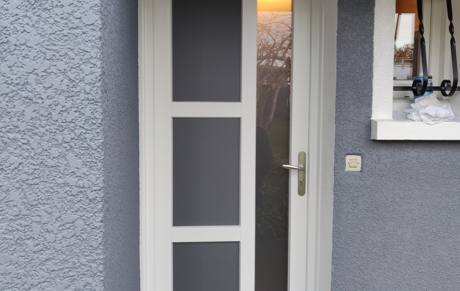 Notre gamme de portes d'entrée en PVC CLASSIQUE et PVC CONTEMPORAINE à Pont-lévêque